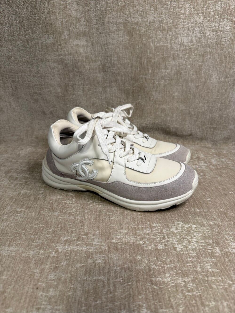 Chanel Womens CC Logo Low Top Lace Up Trainers Sneaker Shoes White Cream Size 8